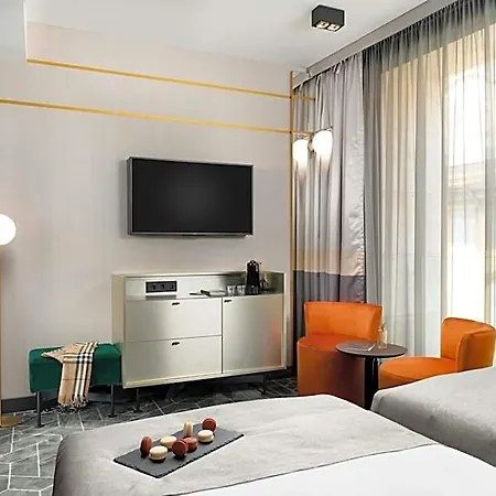 Hotel Emerald By Continental Group 4*