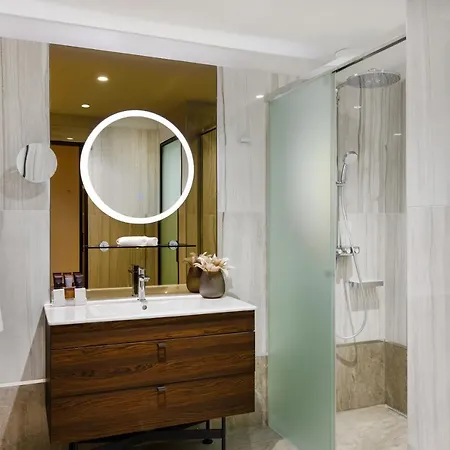 Emerald By Continental Group מלון 4*
