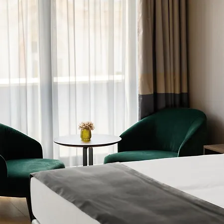 Emerald By Continental Group 4* בודפשט