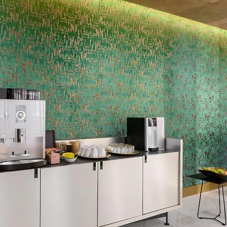 מלון Emerald By Continental Group 4*