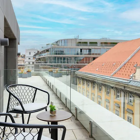 Hotel Emerald By Continental Group