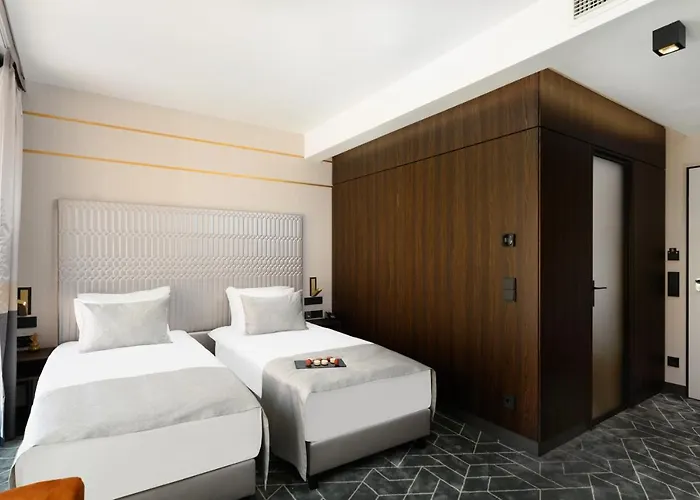 Hotell Emerald By Continental Group